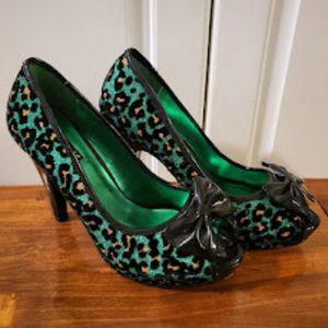 Pinup Couture Bettie Green Cheetah Platform Heels Size 9